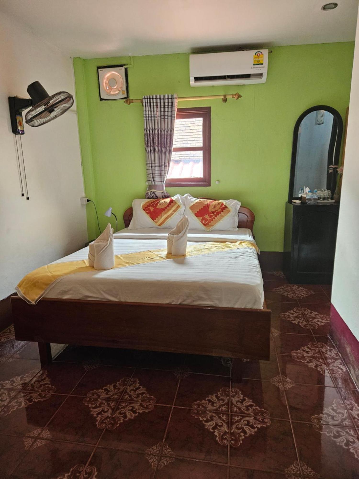 Chitlatda Bila House Bed & Breakfast Luang Prabang Oda fotoğraf